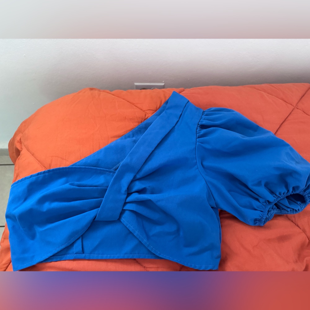 Royal Blue One-Shoulder crop Top
